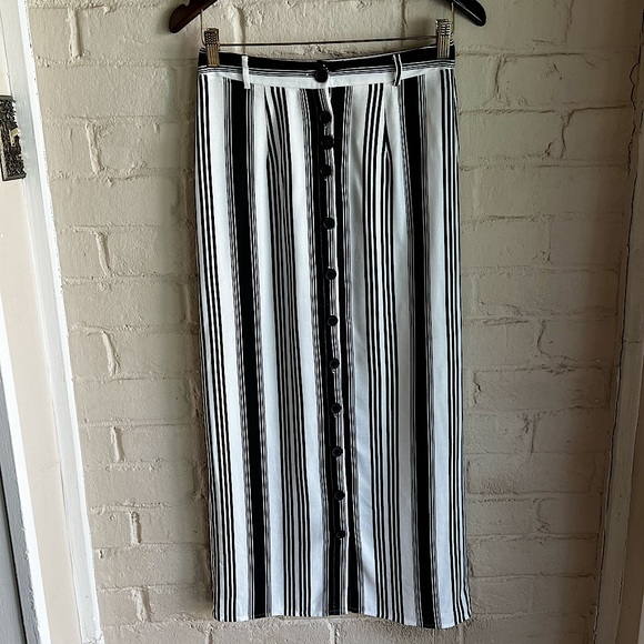 Forever 21 black & white vertical stripped button up maxi boho skirt size - Picture 1 of 12